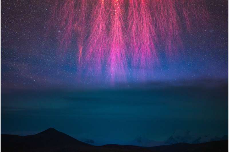 Red sprites occurring above the Himalayan mountains